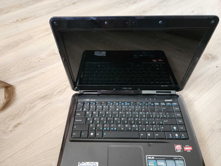 Ноутбук Asus K40AB на деталі