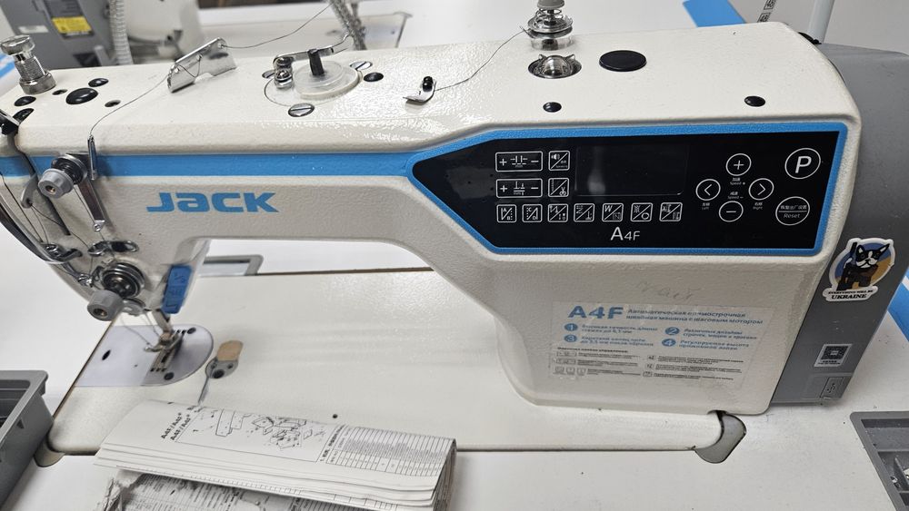 Продам швейная машина промышленная износ 20% JACK A4F