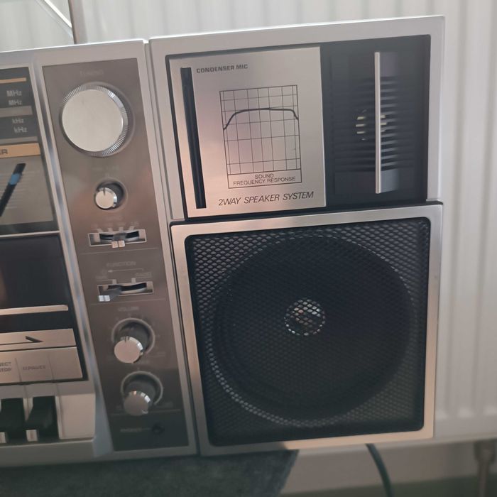 SANYO M9835L radiomagnetofon, super stan.