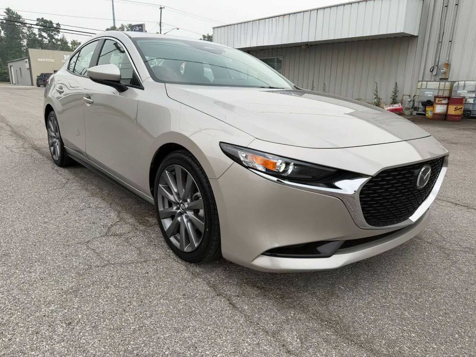 Mazda 3 S Preferred      2024