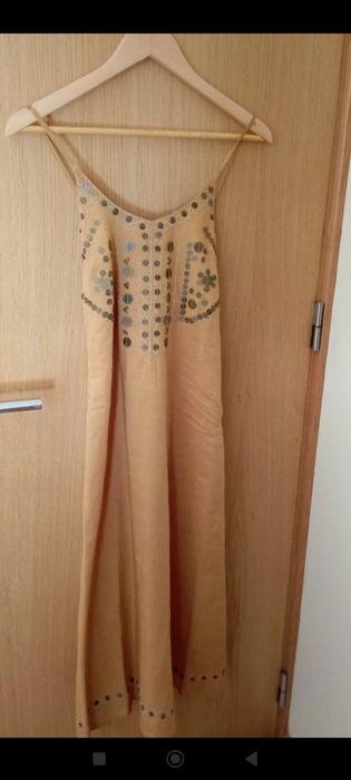 Vestido com alças