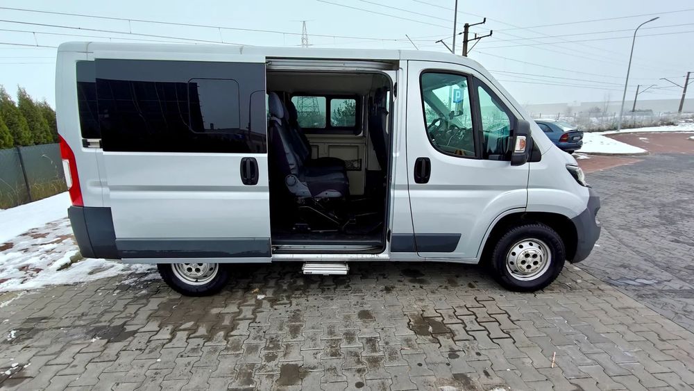 Peugeot Boxer 9 osób,dwustrefowa klima,nowy rozrząd