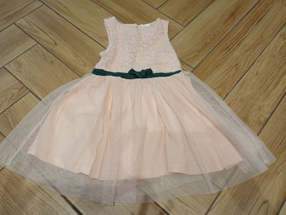 Sukienki dziewczęce  104