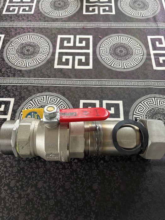 Zawór kulowy z dwoma króćcami  740mm