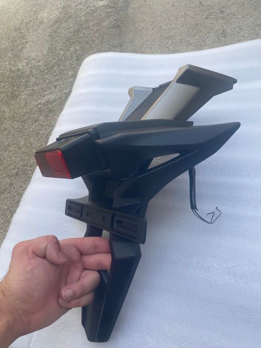 Suporte de matrícula original Suzuki Gsxr 600 / 750 K8 K9 e L0