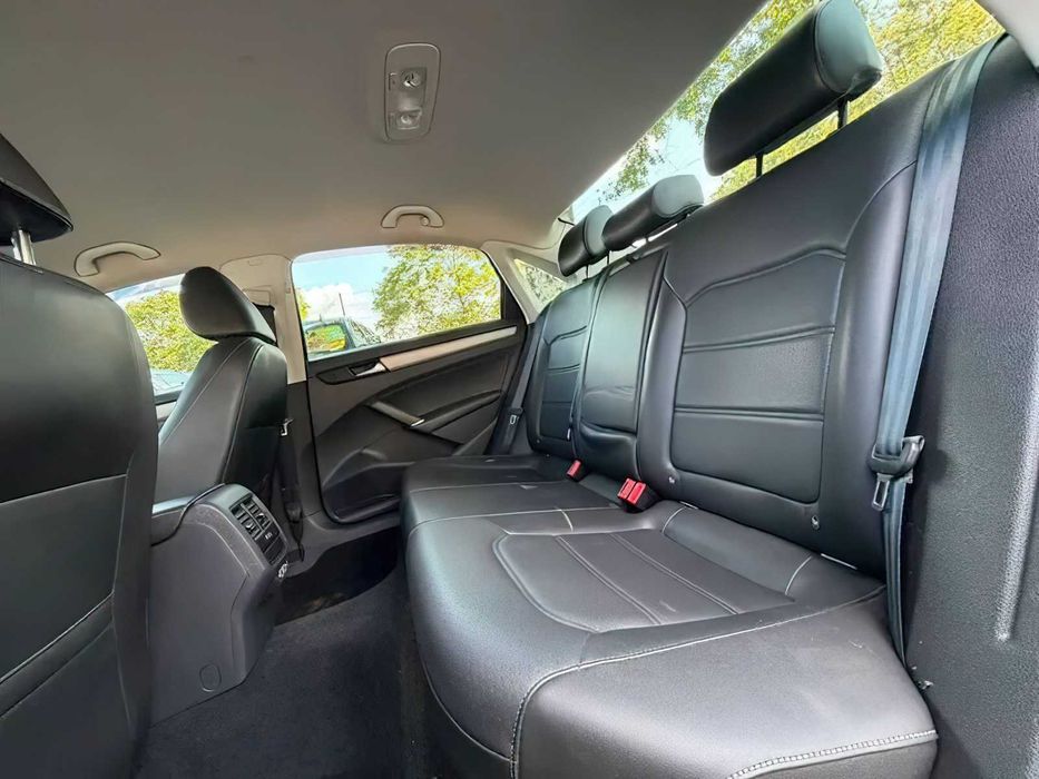 Volkswagen Passat      2020