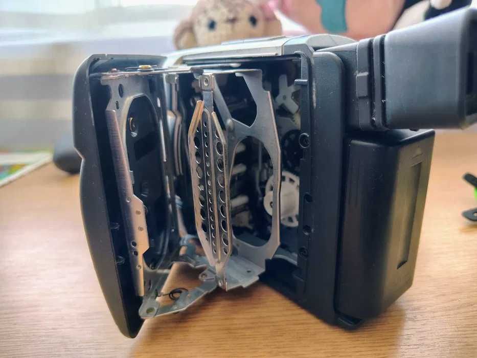 Ретро-відеокамера Panasonic RZ9 [VHS-C]