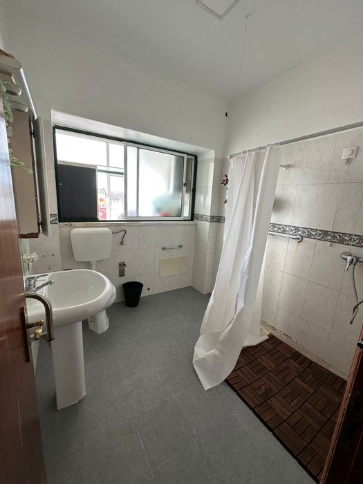 Quarto partilhado no centro - SEM CAUÇÃO