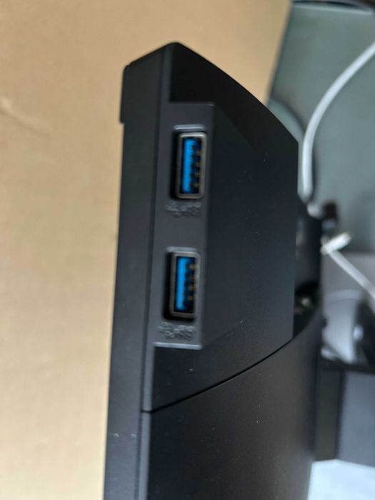 Monitor Dell 24" model: P2419H, FHD, 1920x1080 LED IPS, PIVOT