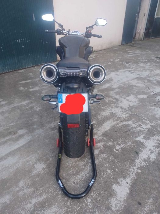 Yamaha MT 01 com escapes DAM