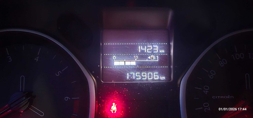 Citroën C-Elysée 1.5 BlueHDi 102cv – Económico e Espaçoso