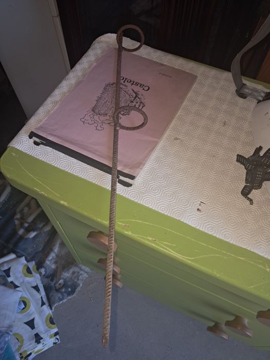 Suporte em ferro para cana de pesca