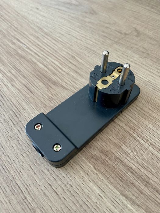 Tomada fina parede NOVA