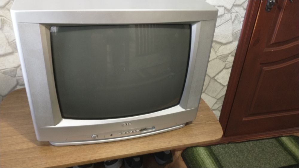 Телевізор LG діагональ 51см.