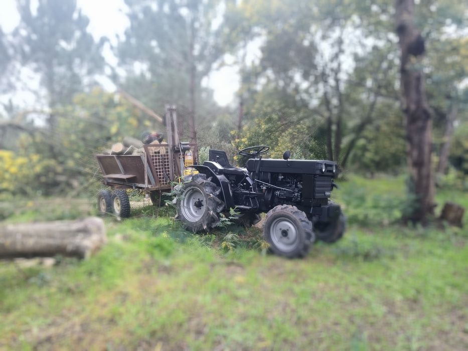 Trator Mitsubishi 4x4