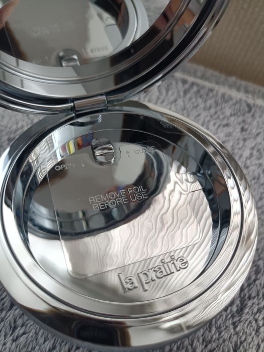 Puder 0 La prairie , podkład
