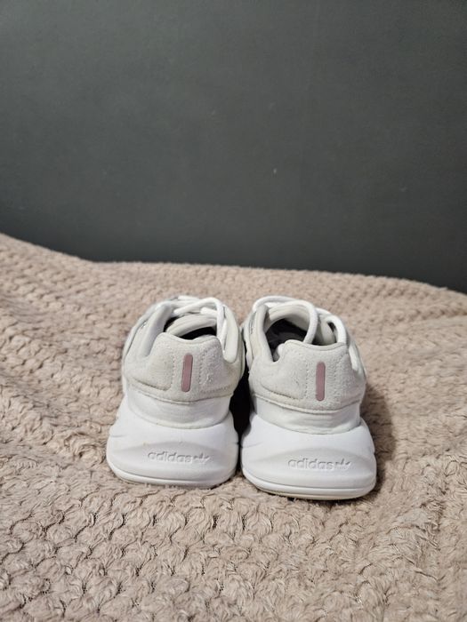 Adidasy ozalie w bardzo dobrym stanie.