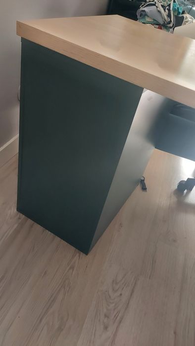 Secretária com gavetas  Ikea