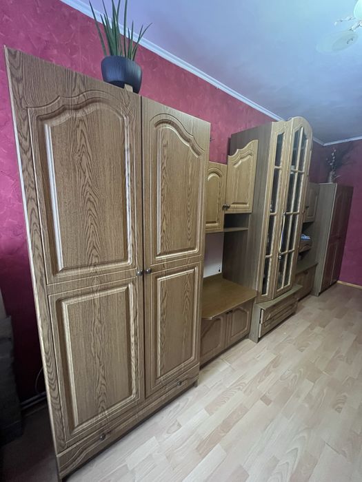 Стінка у вітальню, стенка в гостинную