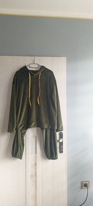 Dresy nowe z metką.