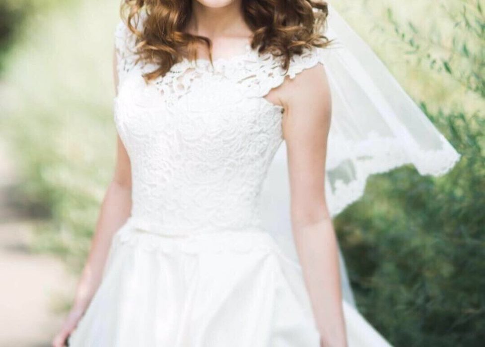 Весільна сукня