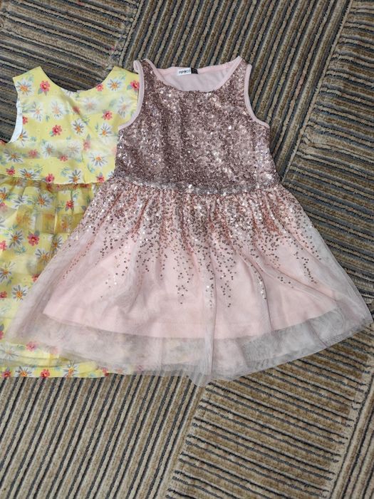 Нарядні сукні по 100 грн 2-3 роки