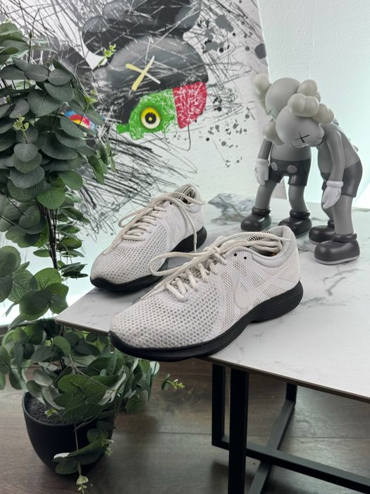 Кросівки Nike Revolution 38.5 розмір Е10451