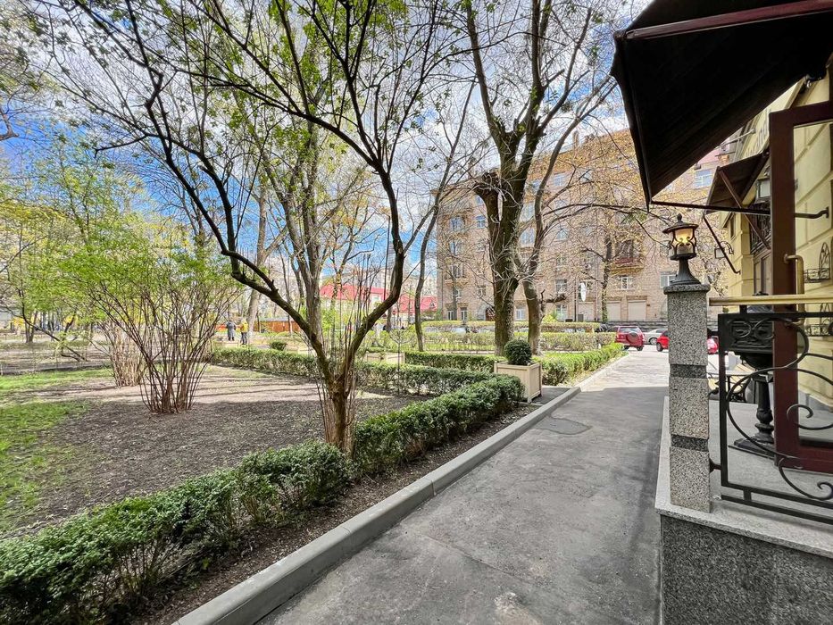 Продаж 3к квартири в Києві, Богомольця вул., 7/14 Без комісії