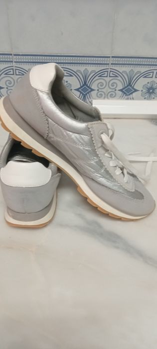 Tênis número 40 da marca Parfois.