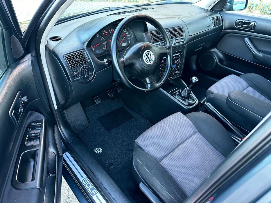 VW  Golf 1.4  -  25 Anos  -  Muito Estimado