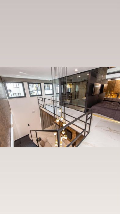 Romantyczny wieczór JACUZZI, rocznica ozdobiona pięknymi dekoracjami