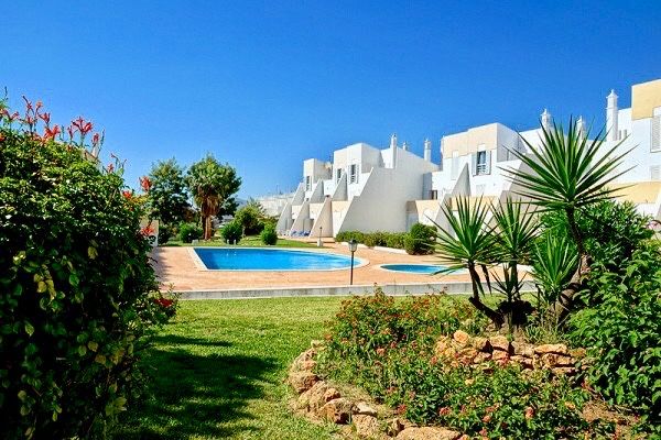 Moradia T3 Condomìnio privado na Praia da Galé - Fèrias