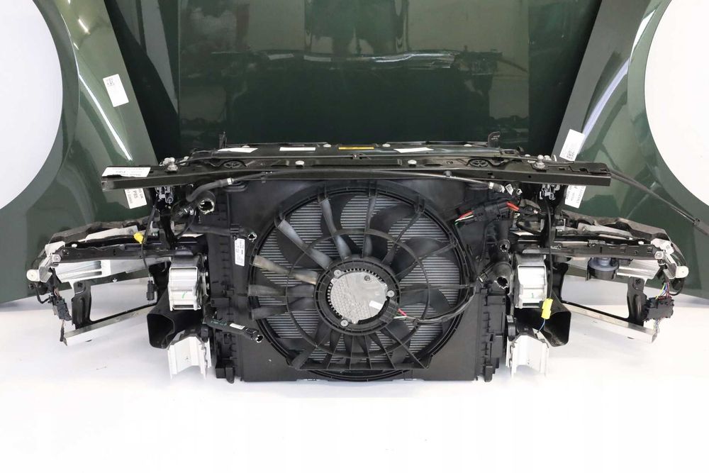 BMW 5 G60 G61  Передня панель телевізор