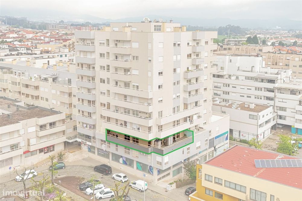 Apartamento T4 em Barcelos – Espaço, Conforto e Excelente Varanda! — Arcozelo, Braga