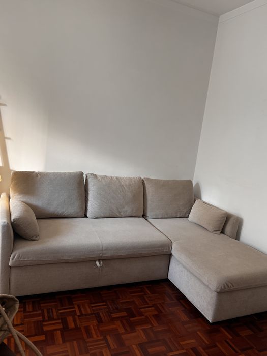 Sofá-cama com chaise longue