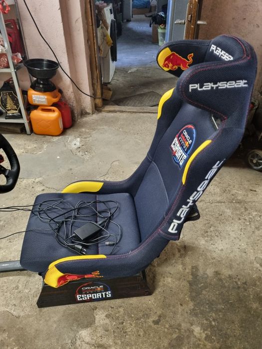 Zestaw fotel z kierownica Playseat red bull logitech g 29