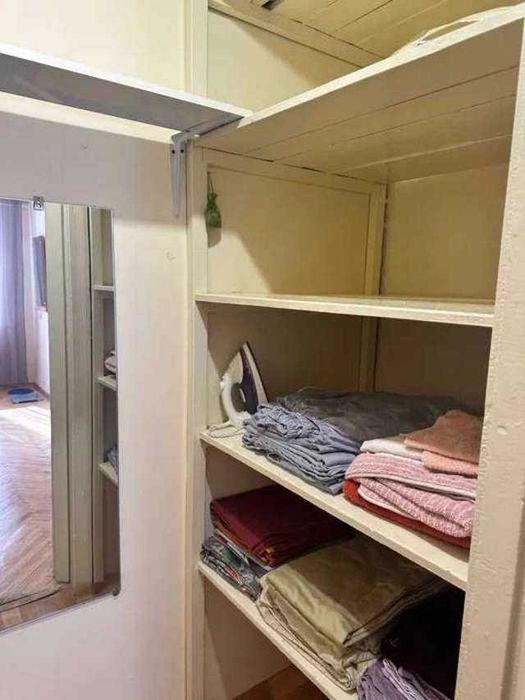 Продам 2-кімн. Лабораторна вул. 28, 44 м.кв