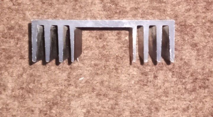 Алюминиевый радиатор для транзистора микросхемы  80х65х25 мм