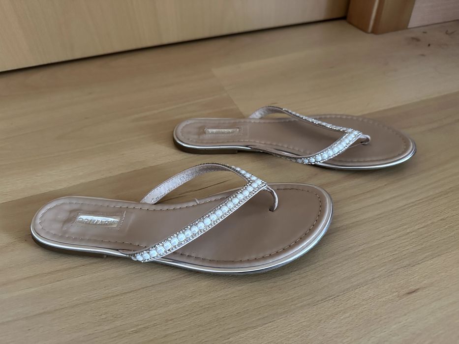 Chinelos Brancos Nº 39