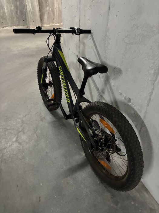 Bicicleta criança Specialized