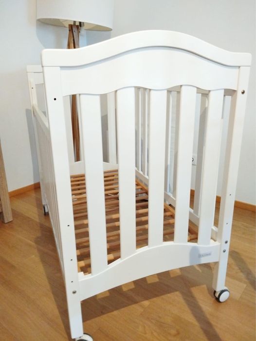 Berço Trama em excelente estado