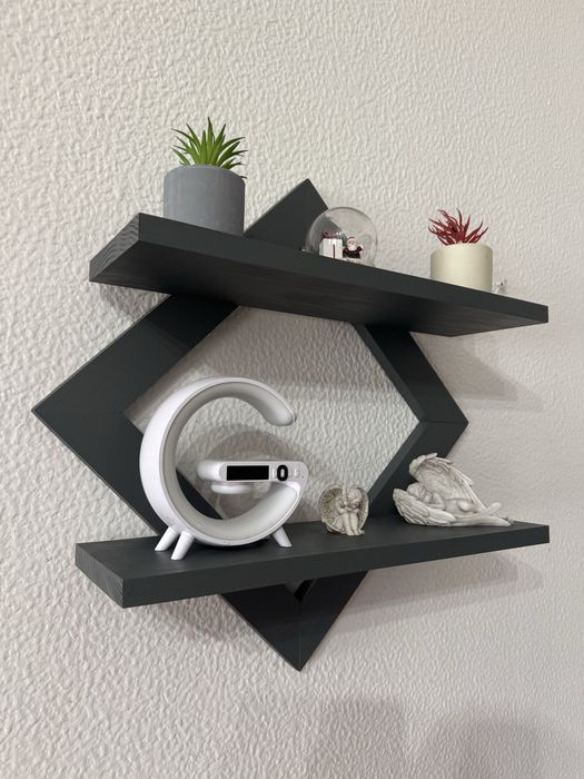 Prateleira de madeira artesanal com design moderno