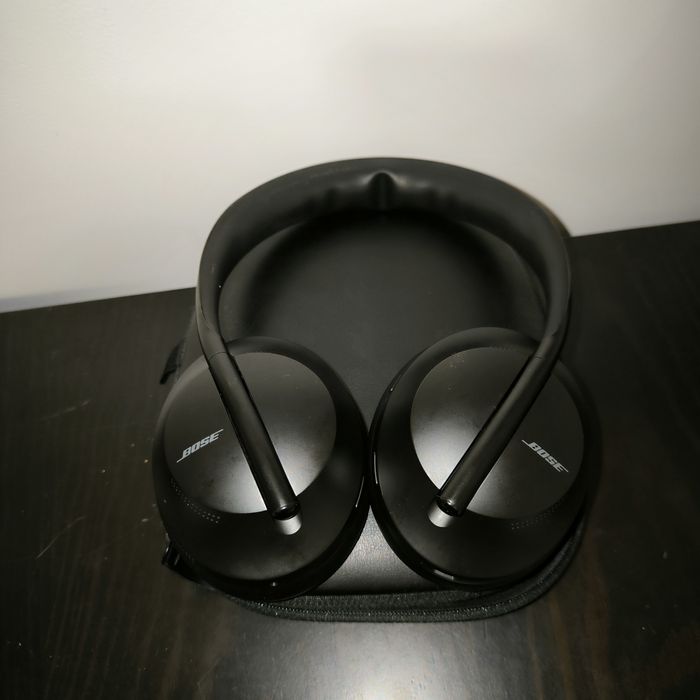 Bose Noise Cancelling Headphones 700