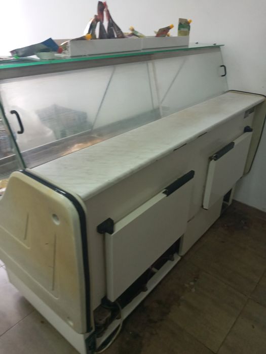 Холодильна вітрина