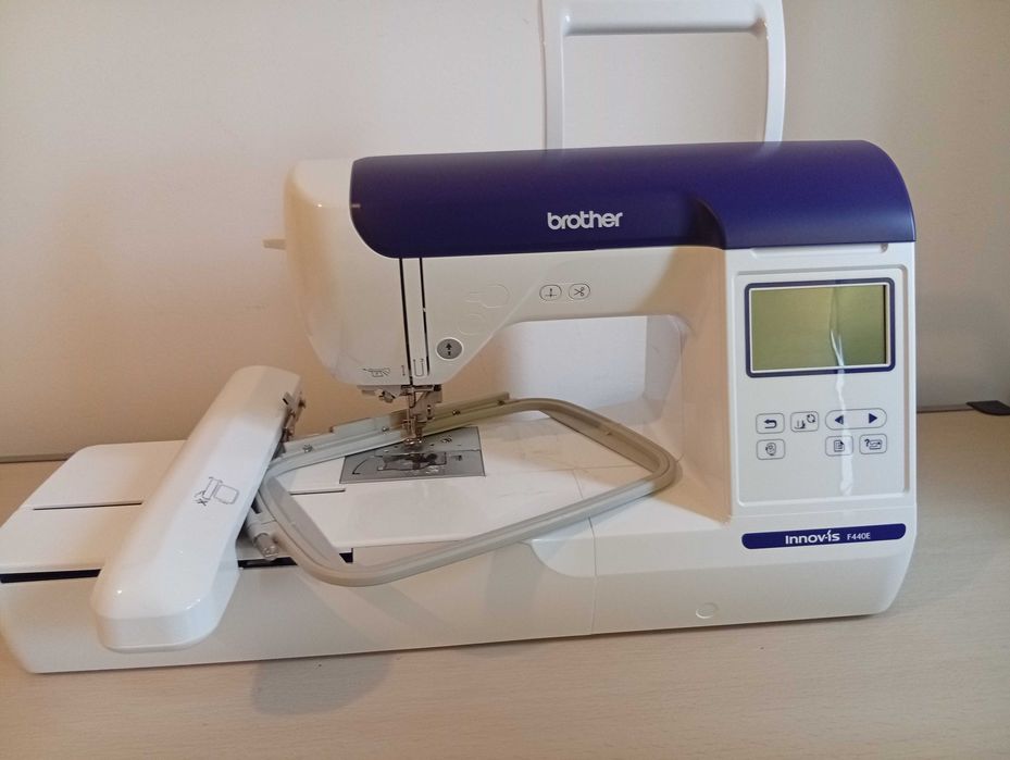 Máquina de Bordar Brother Innovis