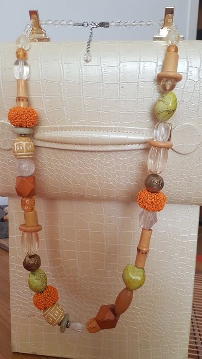 Biżuteria kolorowa elegancka.