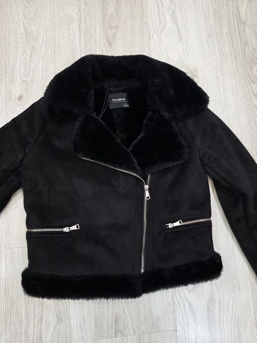 Czarna krótka nowa kurtka ocieplana Pull&Bear S