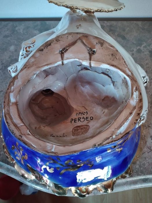 Virgem com o Menino Jesus, Perseo