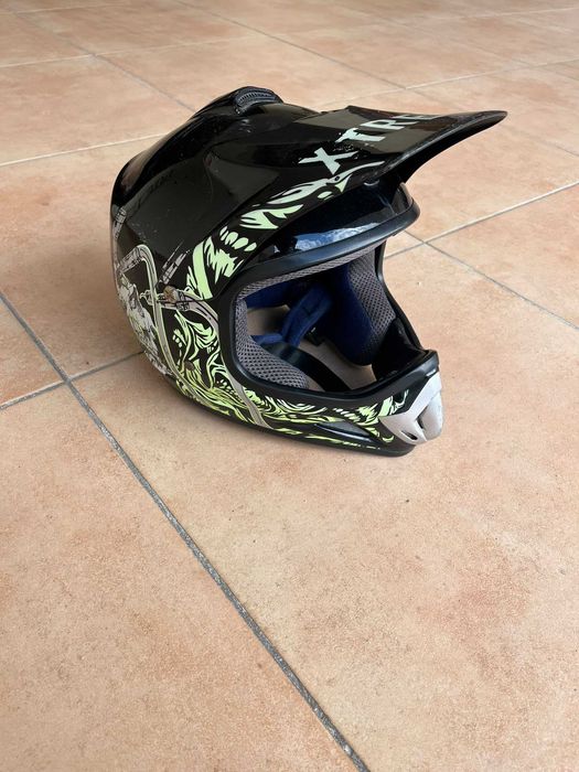 Capacete Integral BTT / BMX / Downhill Xtreme