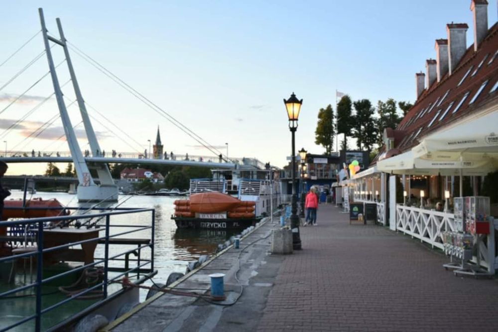 Mikołajki. Wolne pokoje z łazienkami.